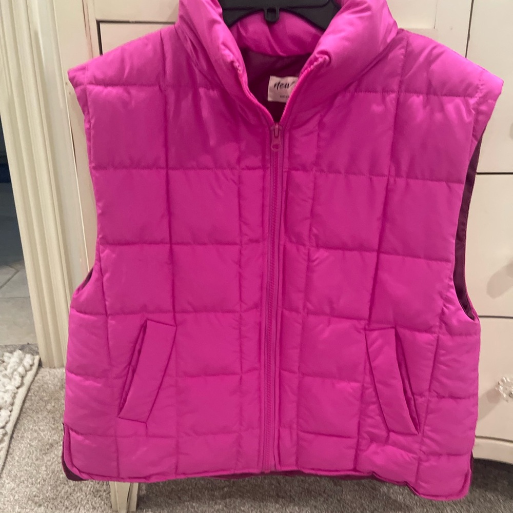 Women's hot Pink Puffer Vest size M